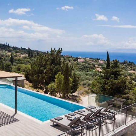 Color Villas-New Villa Green At Trapezaki With Private Pool Mousata エクステリア 写真