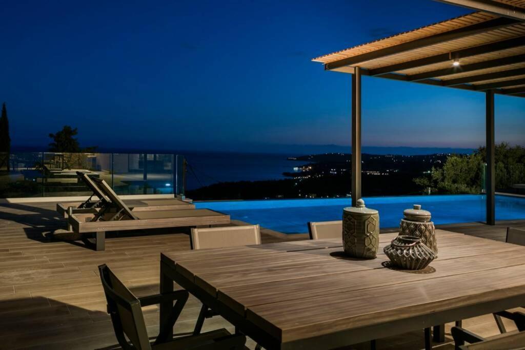 Color Villas-New Villa Green At Trapezaki With Private Pool Mousata エクステリア 写真